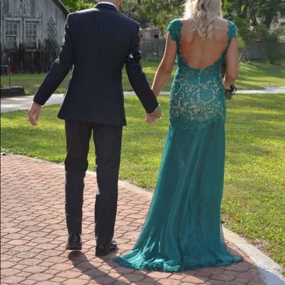 Size 4 prom dress - Picture 4 of 6